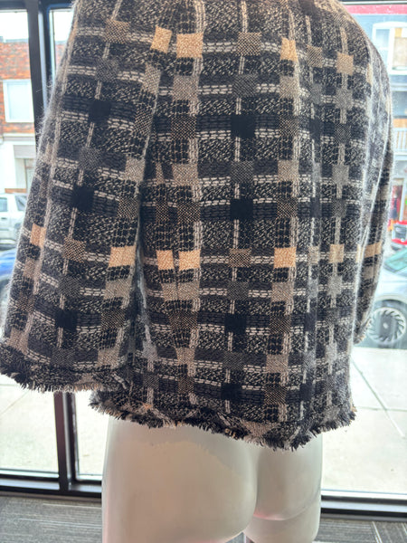 Chanel 2005 (Fall Collection) Tweed Jacket size 38