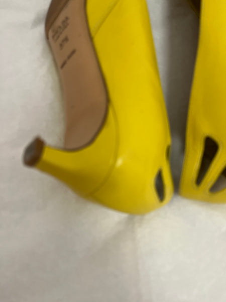 PRADA Leather Yellow Pumps w/Cut-Out 37.5