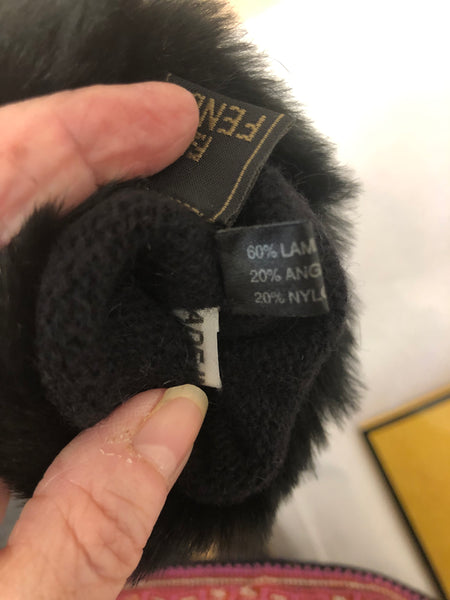 Fendi Gloves w/Logo and Packaging