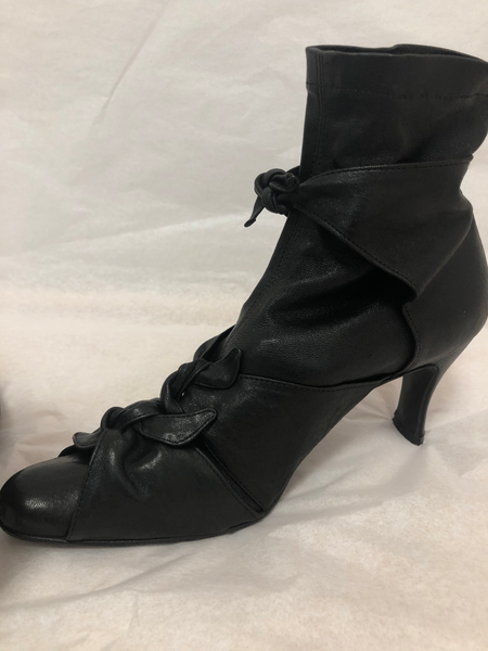 Romeo Gigli Black Leather Booties 36.5